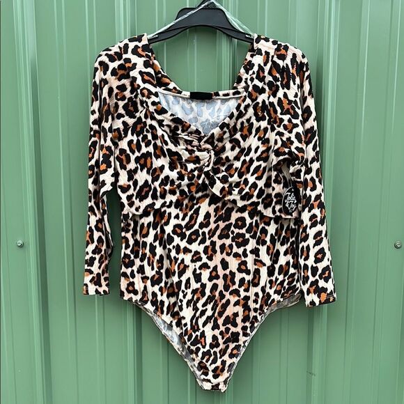 jolie & joy Tops - Women’s Soft Stretchy Leopard Print Bodysuit Size 2X